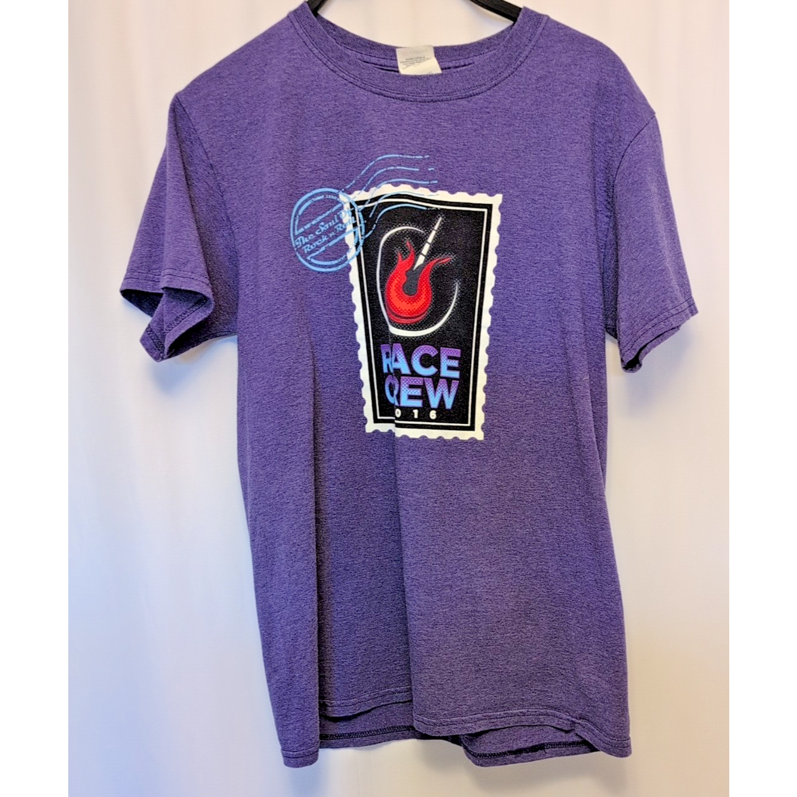 2016 Rock N Roll Marathon Race Crew T Shirt Small Purple Front And Back